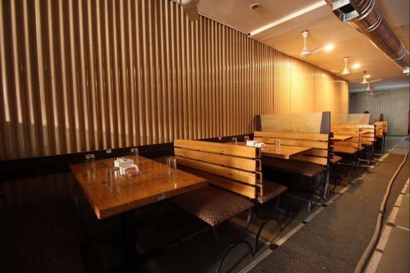 Hotel Q Deck Bombay Exterior foto